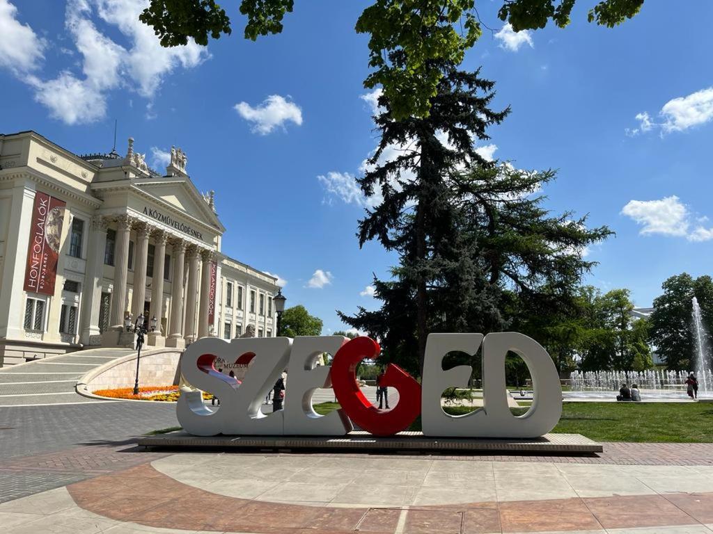 University City Life Bestern Σέγκεντ Εξωτερικό φωτογραφία